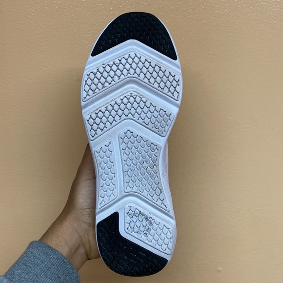 Skechers Go Run Elevate “White Black” - Picture 10 of 17